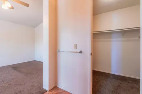 656 Beverly Ct, Lancaster, CA 93535 photo 9
