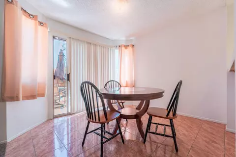 656 Beverly Ct, Lancaster, CA 93535 photo 17