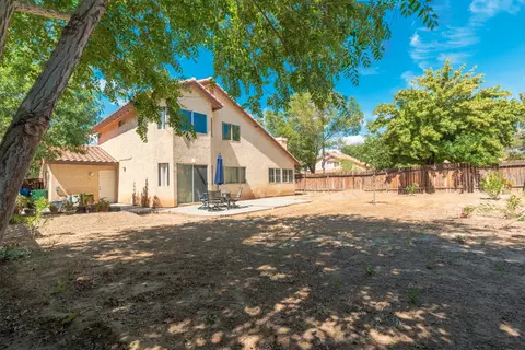 656 Beverly Ct, Lancaster, CA 93535 photo 25