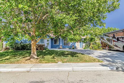 43320 Haven Pl, Lancaster, CA 93536 photo 3