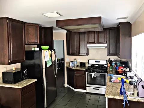 36937 Desert Willow Dr, Palmdale, CA 93550 photo 3