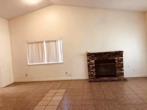 2829 La Vida Dr, Lancaster, CA 93535 photo 3
