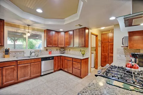 2135 Avenue J12 W, Lancaster, CA 93536 photo 8