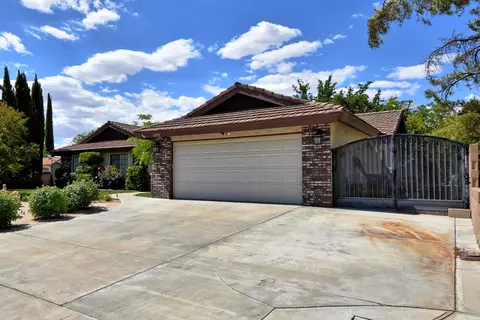 2135 Avenue J12 W, Lancaster, CA 93536 photo 3