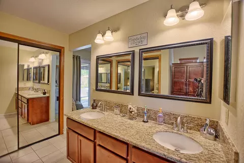 2135 Avenue J12 W, Lancaster, CA 93536 photo 17
