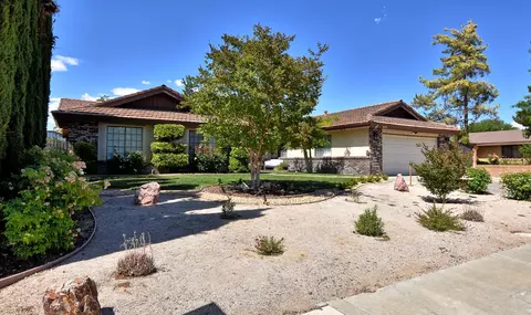 2135 Avenue J12 W, Lancaster, CA 93536 photo 2