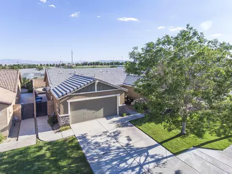3202 James Ct, Lancaster, CA 93535 photo 2