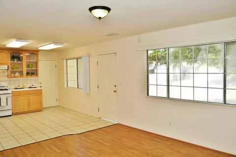 43341 Edson Ave, Lancaster, CA 93536 photo 2