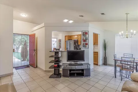 43654 Oleander St, Lancaster, CA 93535 photo 6