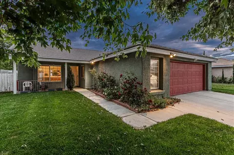 43654 Oleander St, Lancaster, CA 93535 photo 1