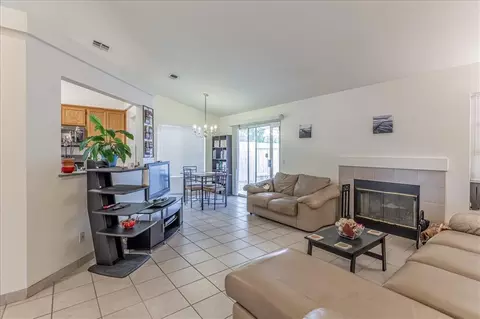 43654 Oleander St, Lancaster, CA 93535 photo 5