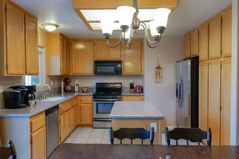 18340 Bowie St, Tehachapi, CA 93561 photo 12