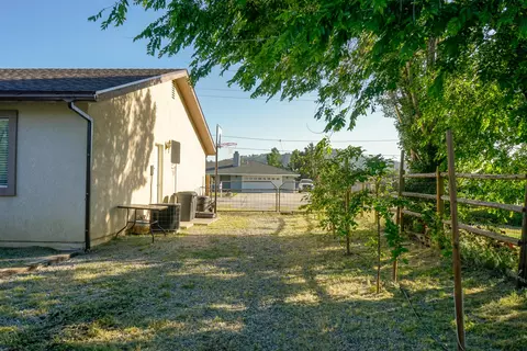 18340 Bowie St, Tehachapi, CA 93561 photo 36