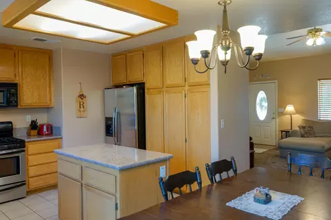 18340 Bowie St, Tehachapi, CA 93561 photo 11