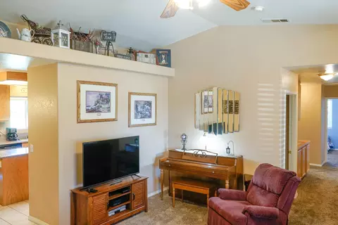 18340 Bowie St, Tehachapi, CA 93561 photo 9
