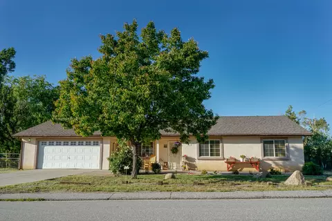 18340 Bowie St, Tehachapi, CA 93561 photo 1