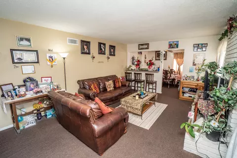 44835 5th St, Lancaster, CA 93535 photo 2