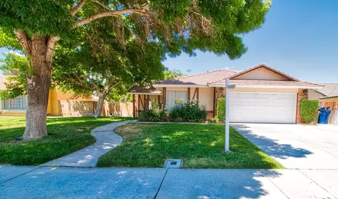 2849 La Vida Dr, Lancaster, CA 93535 photo 3