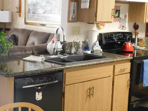37761 27th St E St E, Palmdale, CA 93550 photo 6