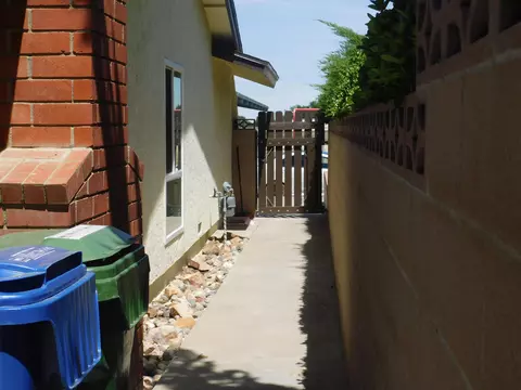 37761 27th St E St E, Palmdale, CA 93550 photo 28