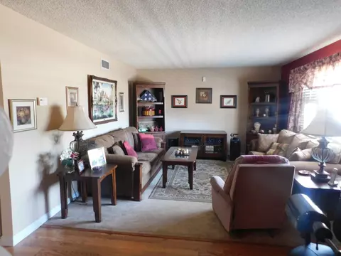 37761 27th St E St E, Palmdale, CA 93550 photo 9