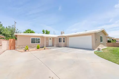 45044 Lorimer Ave, Lancaster, CA 93534 photo 2