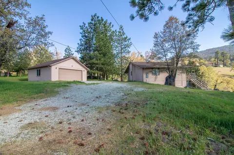 25440 Deertrail Dr, Tehachapi, CA 93561 photo 2
