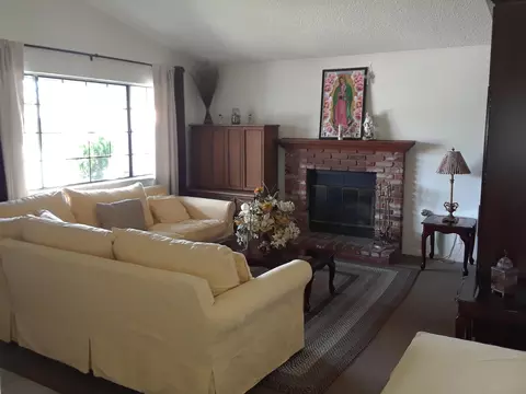 746 Ivyton St E, Lancaster, CA 93535 photo 4