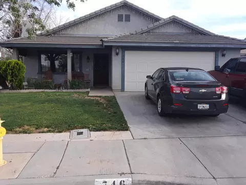 746 Ivyton St E, Lancaster, CA 93535 photo 2
