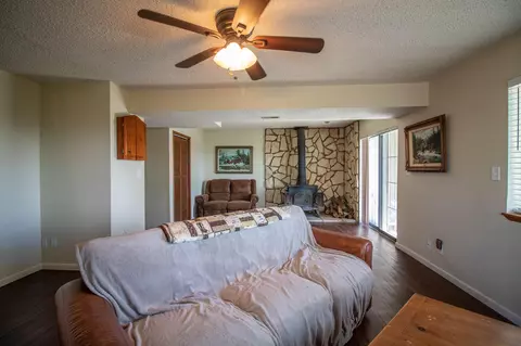 22511 Zurich Dr, Tehachapi, CA 93561 photo 9