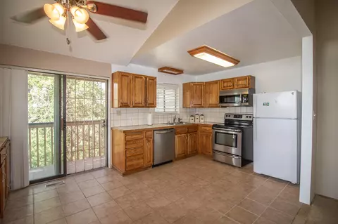 22511 Zurich Dr, Tehachapi, CA 93561 photo 13