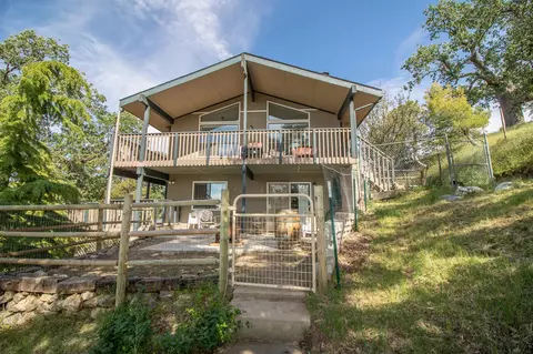 22511 Zurich Dr, Tehachapi, CA 93561 photo 2