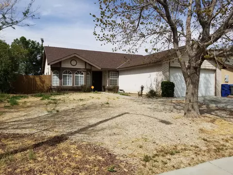 2645 Avoca St, Lancaster, CA 93535 photo 3