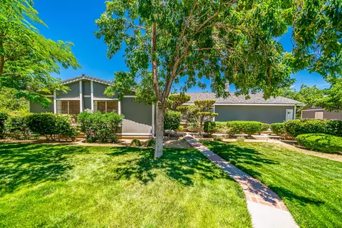 25511 Flatcreek, Lancaster, CA 93536 photo 2