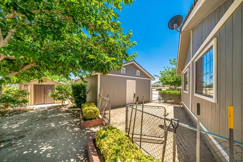 25511 Flatcreek, Lancaster, CA 93536 photo 36