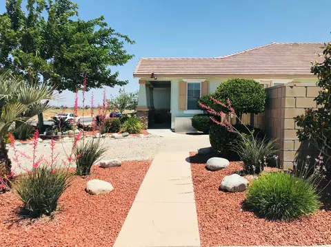 38054 37th St E, Palmdale, CA 93550 photo 4