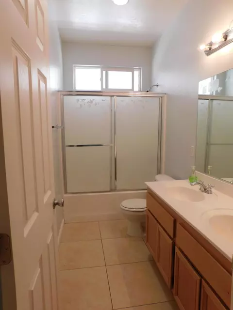 38054 37th St E, Palmdale, CA 93550 photo 20