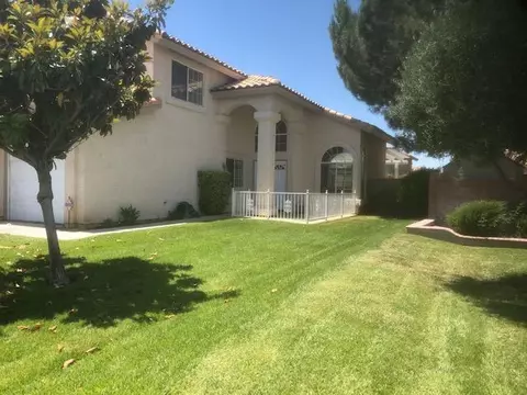 44533 Shadowcrest Dr, Lancaster, CA 93536 photo 2