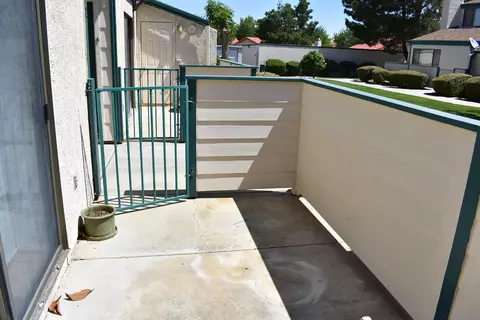 44526 15th St E #12, Lancaster, CA 93535 photo 32