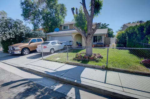 37647 29th St E, Palmdale, CA 93550 photo 2