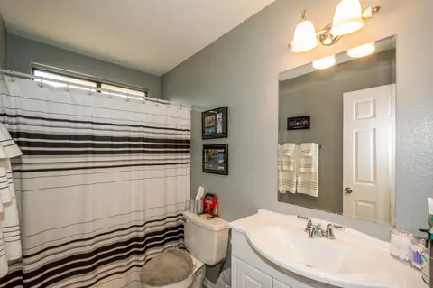 2532 Garnet Ln, Lancaster, CA 93535 photo 11