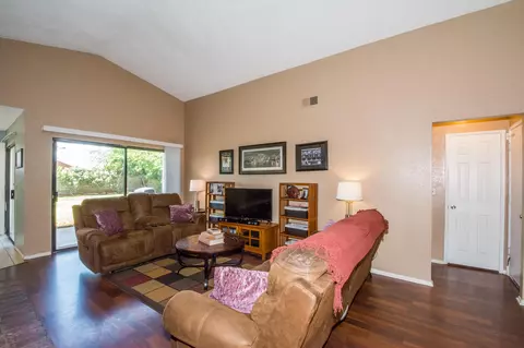 2532 Garnet Ln, Lancaster, CA 93535 photo 4