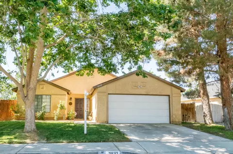 2532 Garnet Ln, Lancaster, CA 93535 photo 1