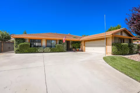2838 Gus Ct, Lancaster, CA 93536 photo 1