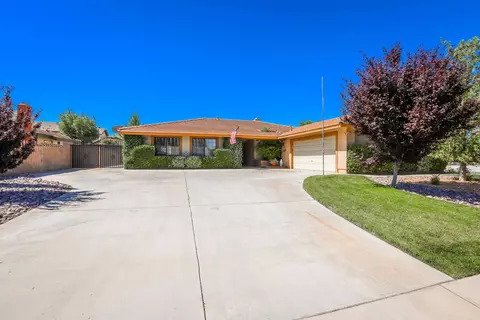 2838 Gus Ct, Lancaster, CA 93536 photo 2