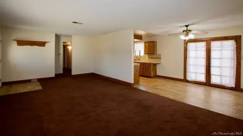21610 Woodford-tehachapi Rd, Tehachapi, CA 93561 photo 3