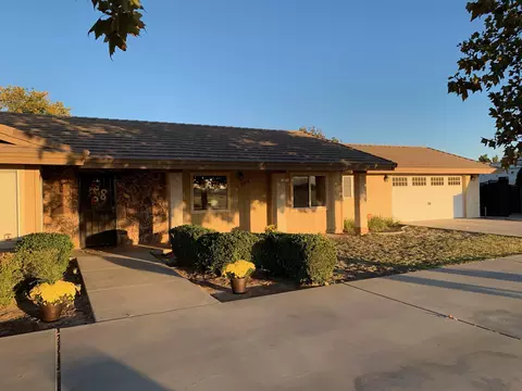 43722 35th St E, Lancaster, CA 93535 photo 2