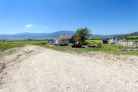 28101 Giruado Rd, Tehachapi, CA 93561 photo 60