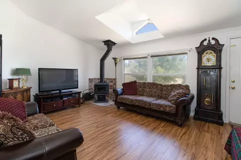 8606 Avenue E4 W, Lancaster, CA 93536 photo 3