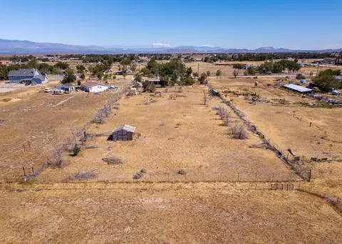 8606 Avenue E4 W, Lancaster, CA 93536 photo 15